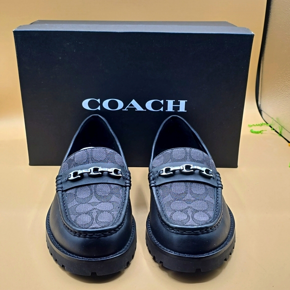 Men's Loafer Shoes - Picture 1 of 4